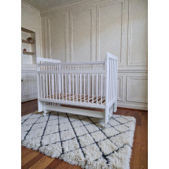 Кроватка детская Mila маятник/колесо Белая (опускная планка, универсальный маятник)