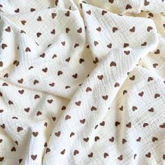 Непромокаемая многоразовая пеленка муслин 60х90 см Сердечки бежевый