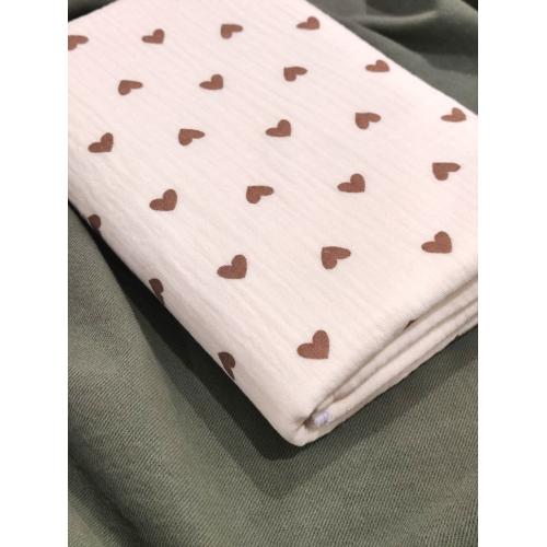 Непромокаемая многоразовая пеленка муслин 60х90 см Сердечки бежевый