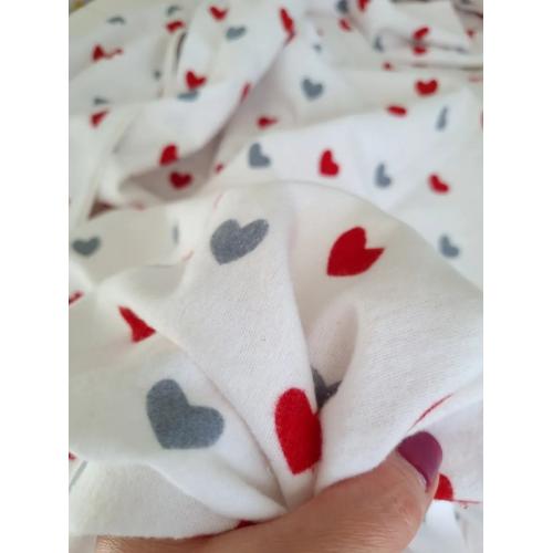 Непромокаемая многоразовая пеленка фланель 60х90 см Сердечки красно / серый